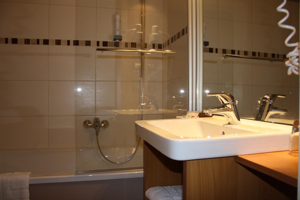 Gasthof und Pension Zur Frischen Quelle Heigenbruecken Zimmer foto